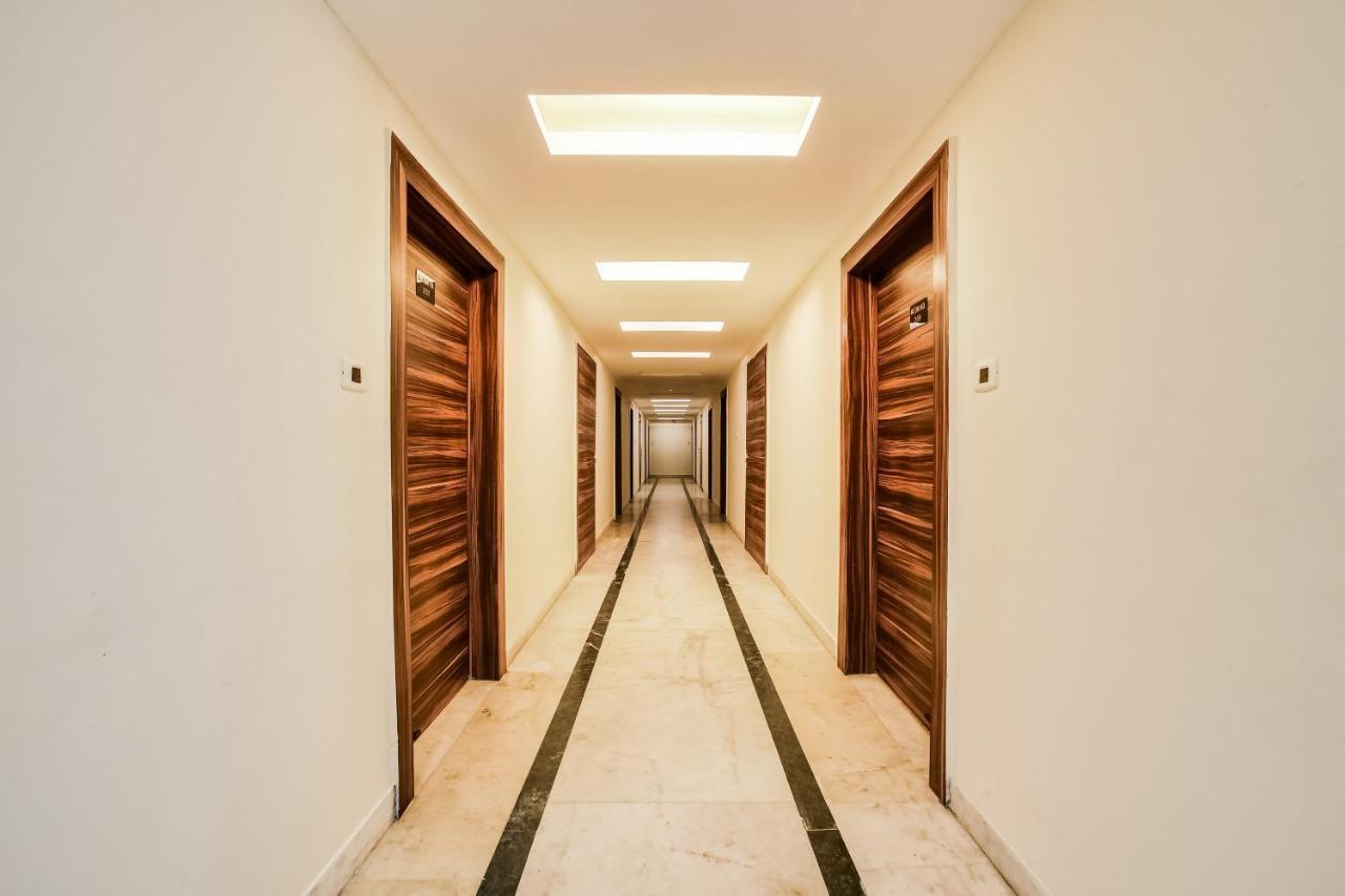Capital O 61351 Waii International Hotell Bhalukpung Exteriör bild