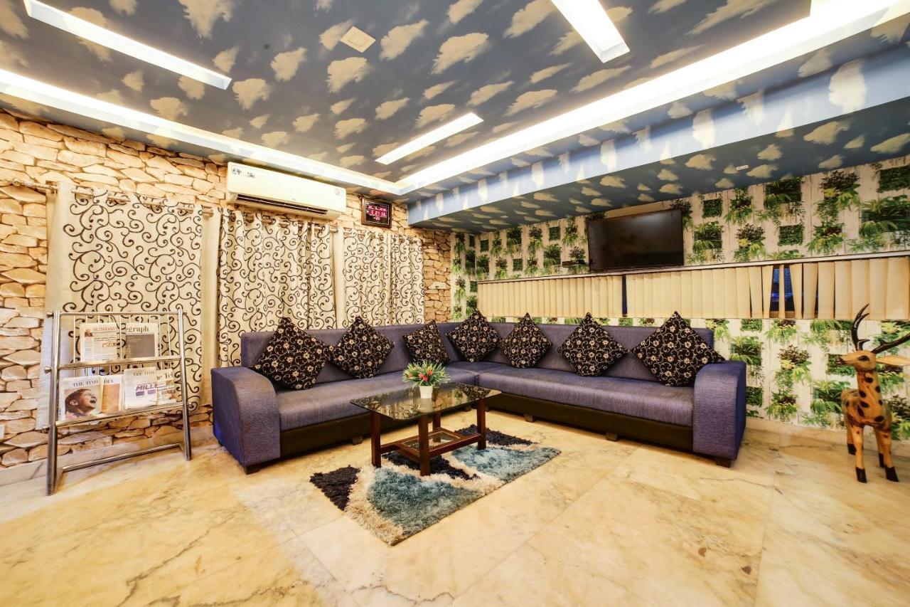 Capital O 61351 Waii International Hotell Bhalukpung Exteriör bild