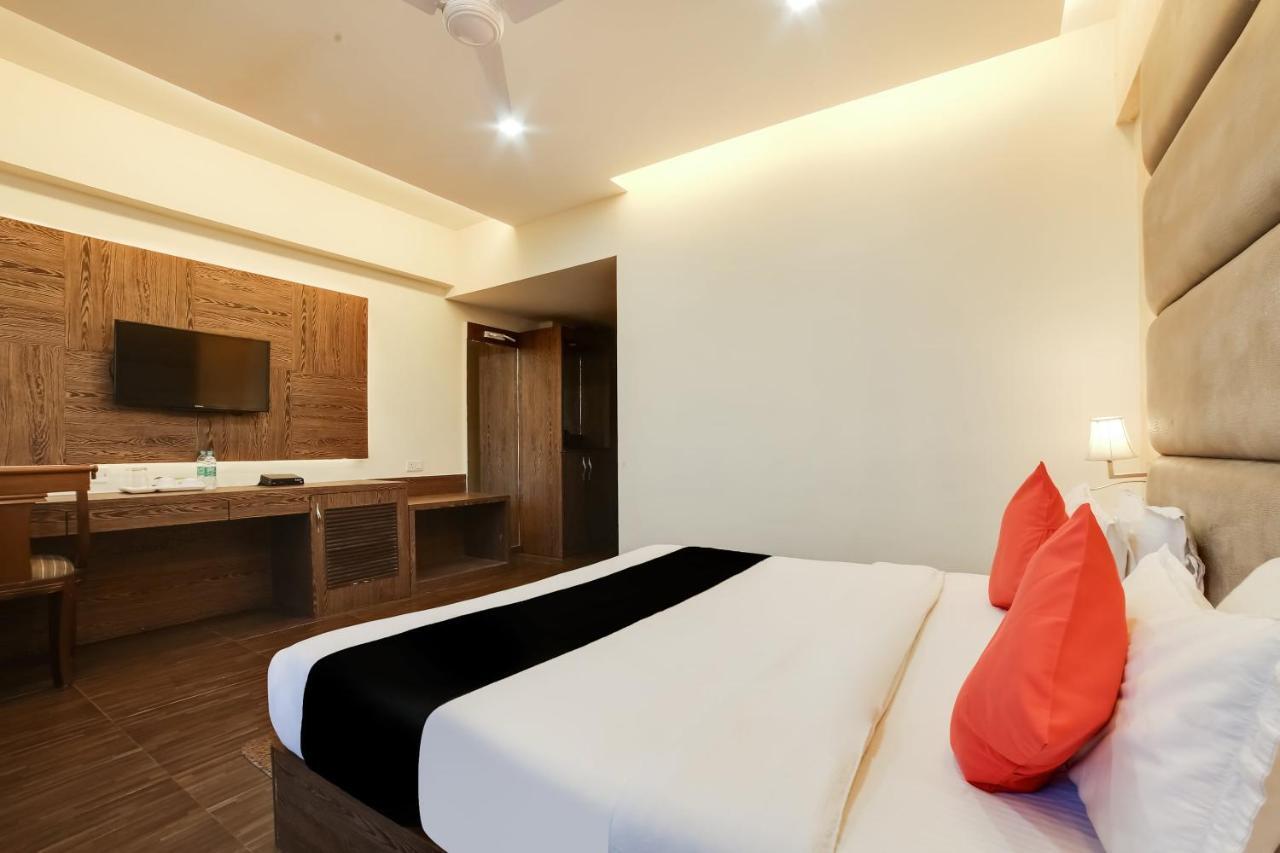 Capital O 61351 Waii International Hotell Bhalukpung Exteriör bild