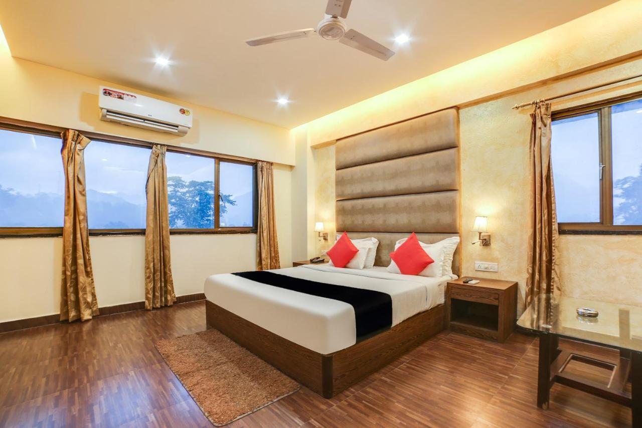 Capital O 61351 Waii International Hotell Bhalukpung Exteriör bild