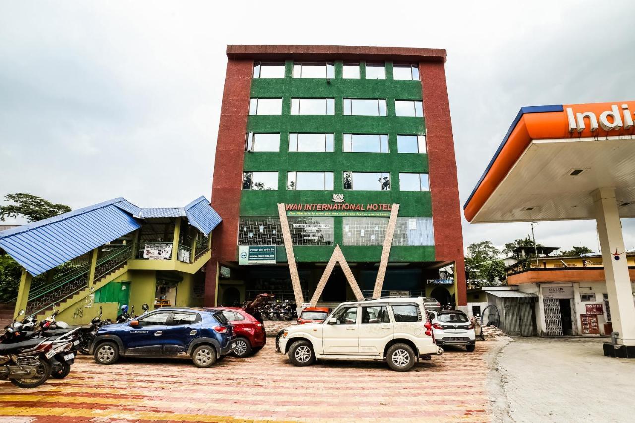 Capital O 61351 Waii International Hotell Bhalukpung Exteriör bild